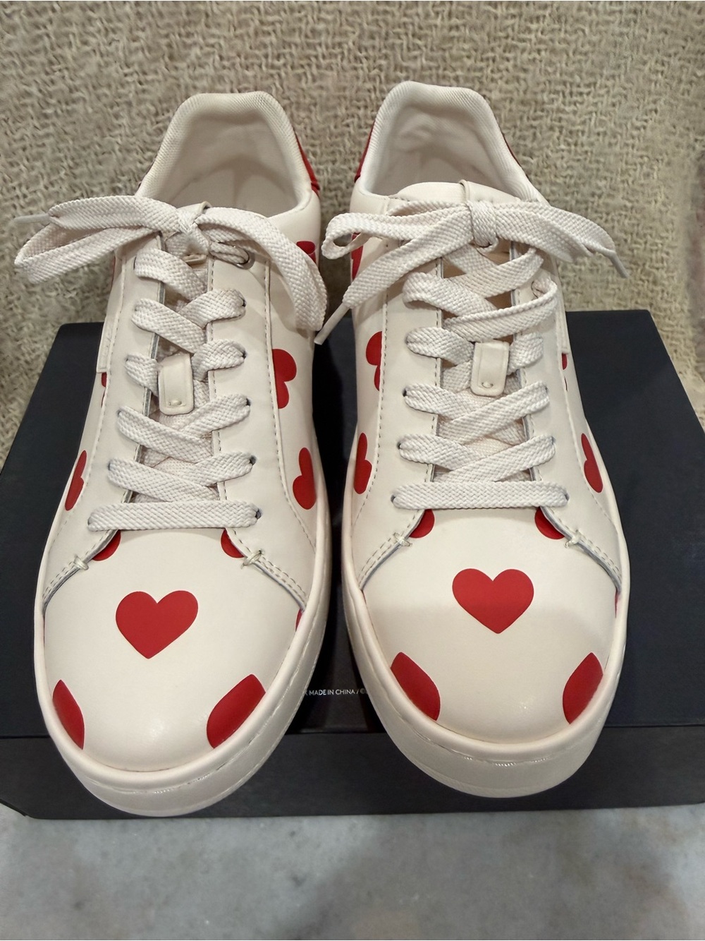 Coach Lowline Heart-Print Leather Sneaker New Size 8 - Picture 2 of 9